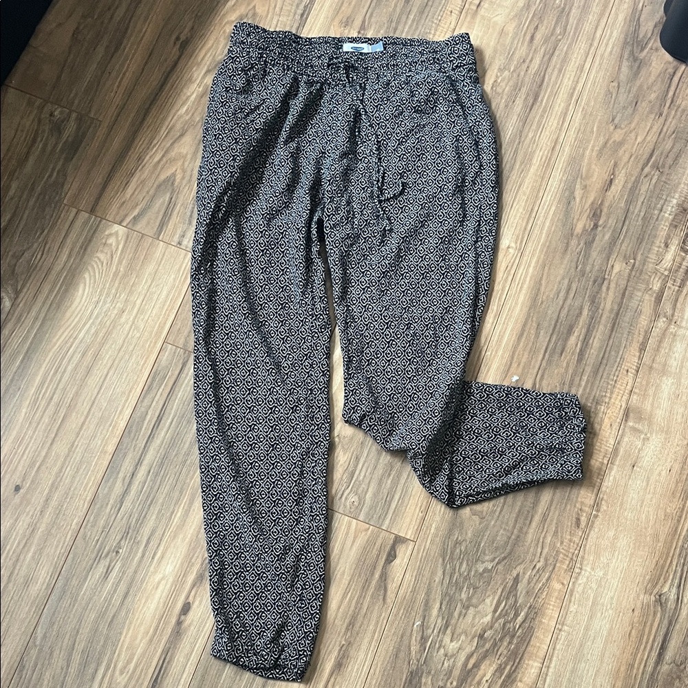 Old Navy Black and White Patterned Pants